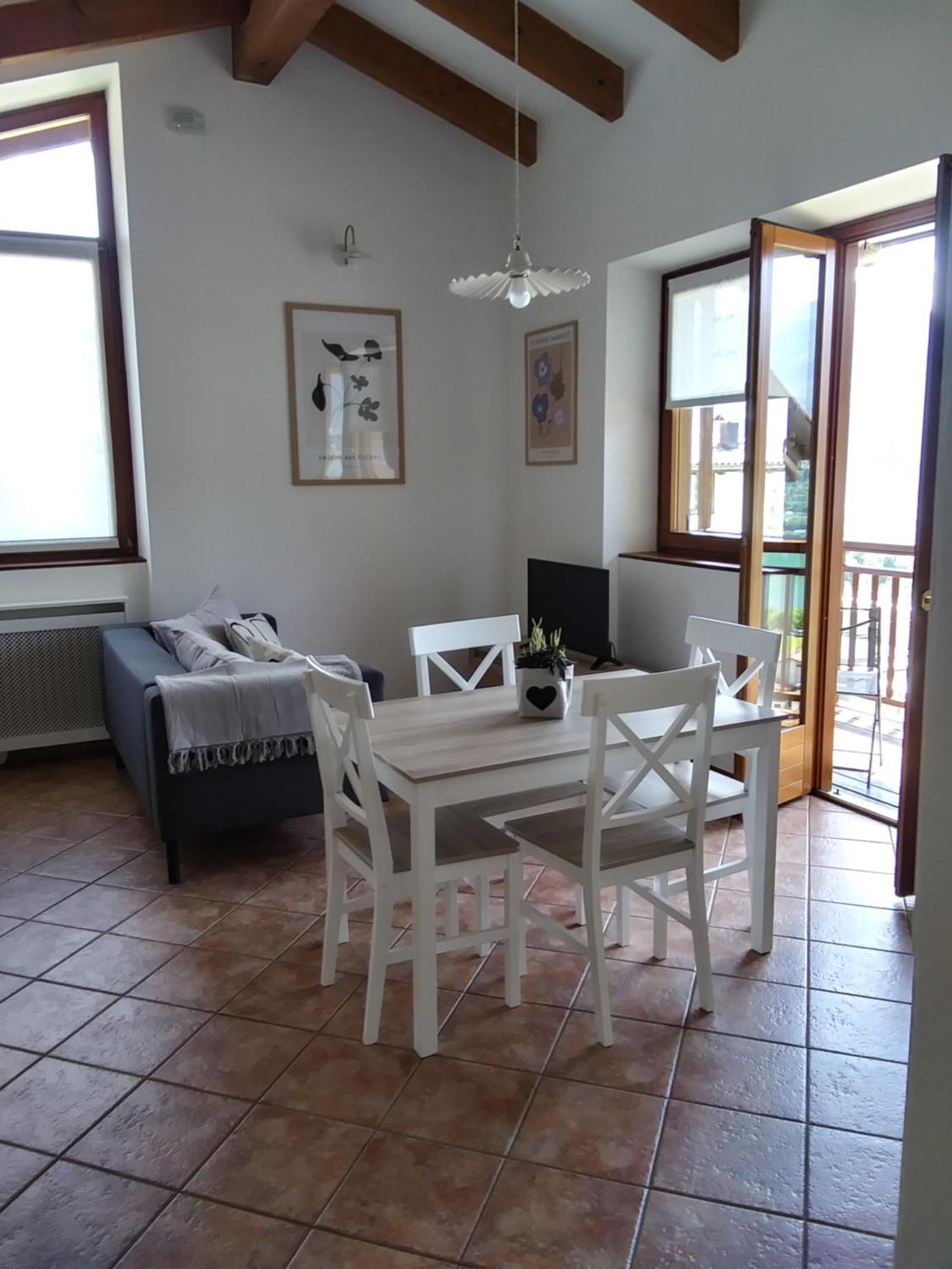 La Casa Di Athos Appartement Tenna Buitenkant foto
